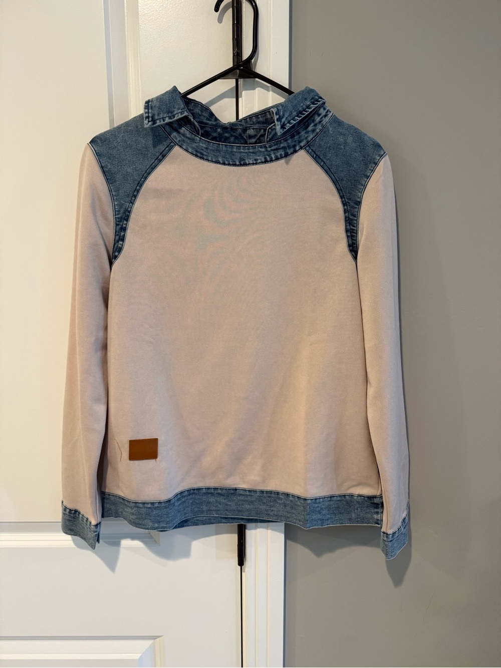 Women’s Denim-Trim Cream Sweatshirt Hoodie, small, new without tags